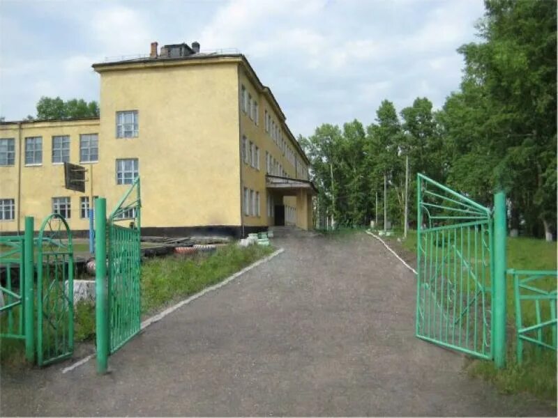 Школа 33 осинники. Школа 33 осинники. Школа 33 осинники. Школа 33 осинники п тайжина. Крыльцо школы дизайн.