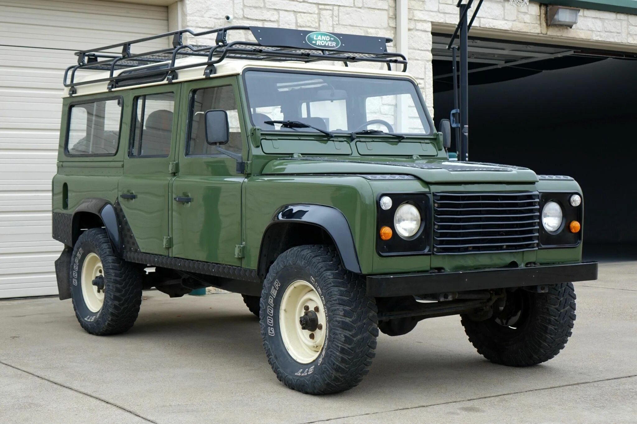 Defender 55. Ленд Ровер Дефендер 110. Ленд Ровер Дефендер 110 зеленый. Ленд Ровер Дефендер 90. Land Rover 110fc.