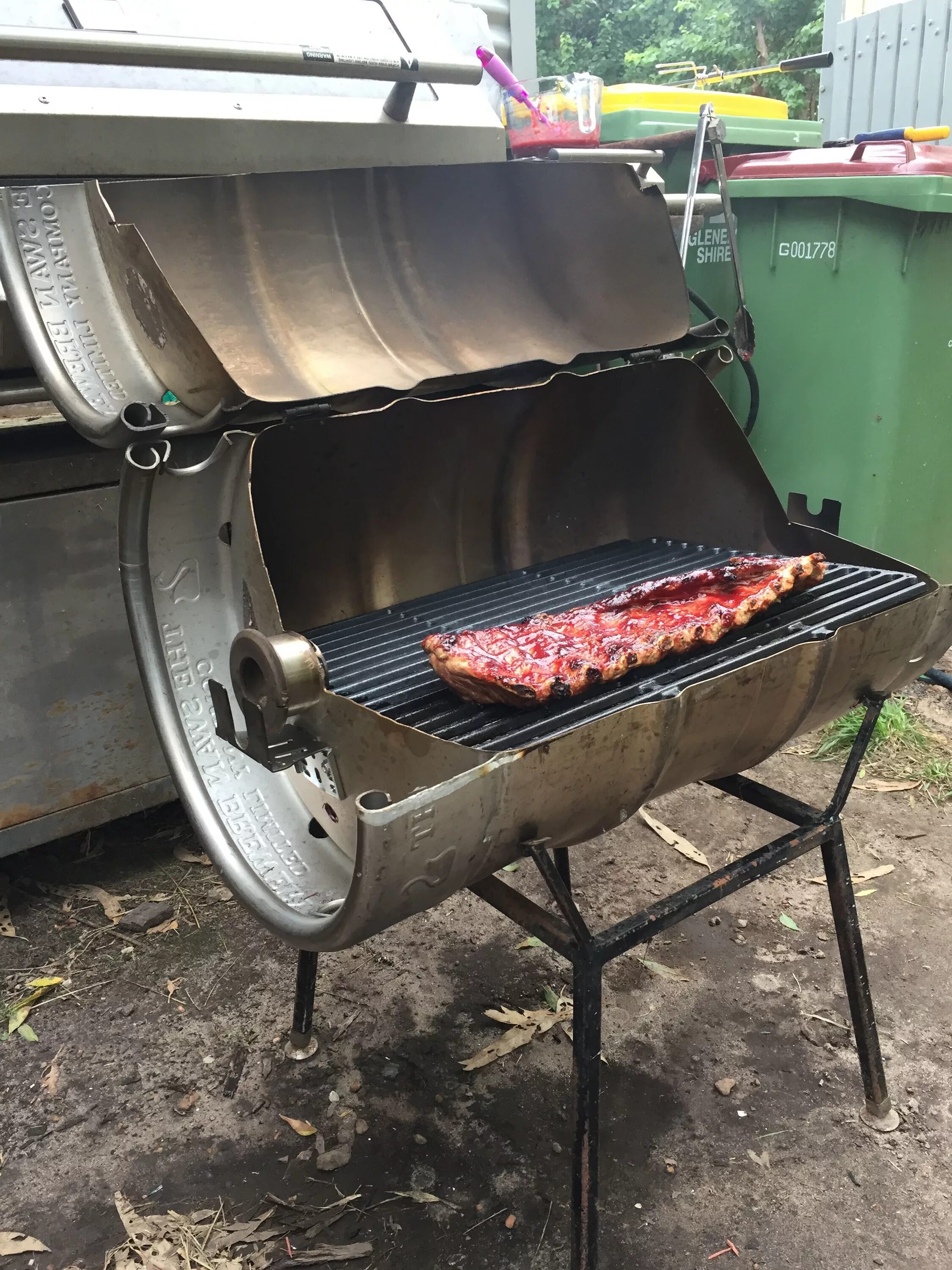 Коптильня из бойлера. Bbq barrel коптильня. смокер из 200 литровой бочки. гриль смокер из бочки. гриль из бойлера на 80 литров.