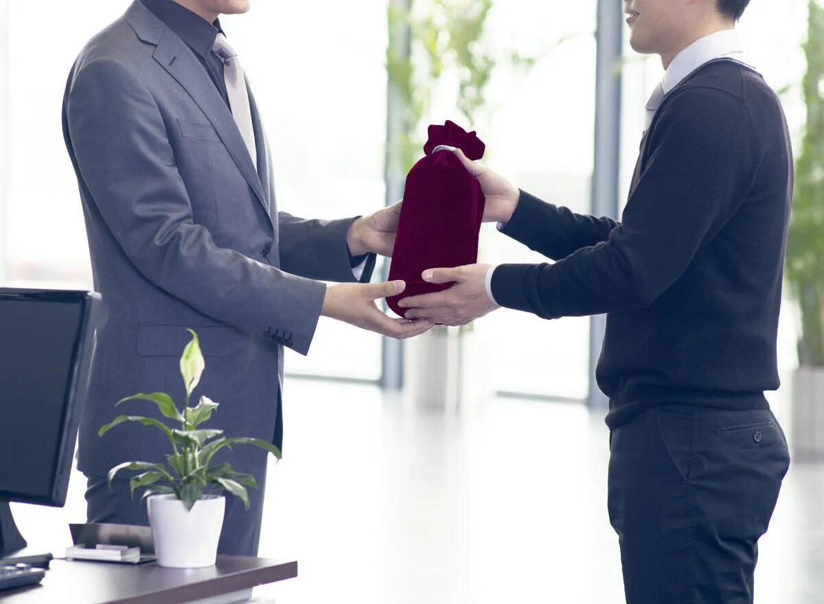 Give content to