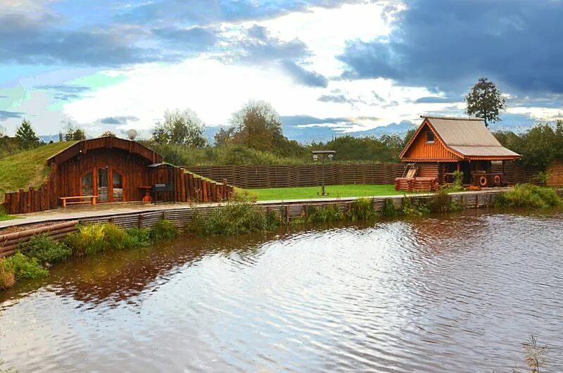 Поселок тихая заводь. Новые батеки ольшанская 26. Ресторан тихая заводь смоленск. Новые батеки ольшанская 26. Новые батеки фото и видео.