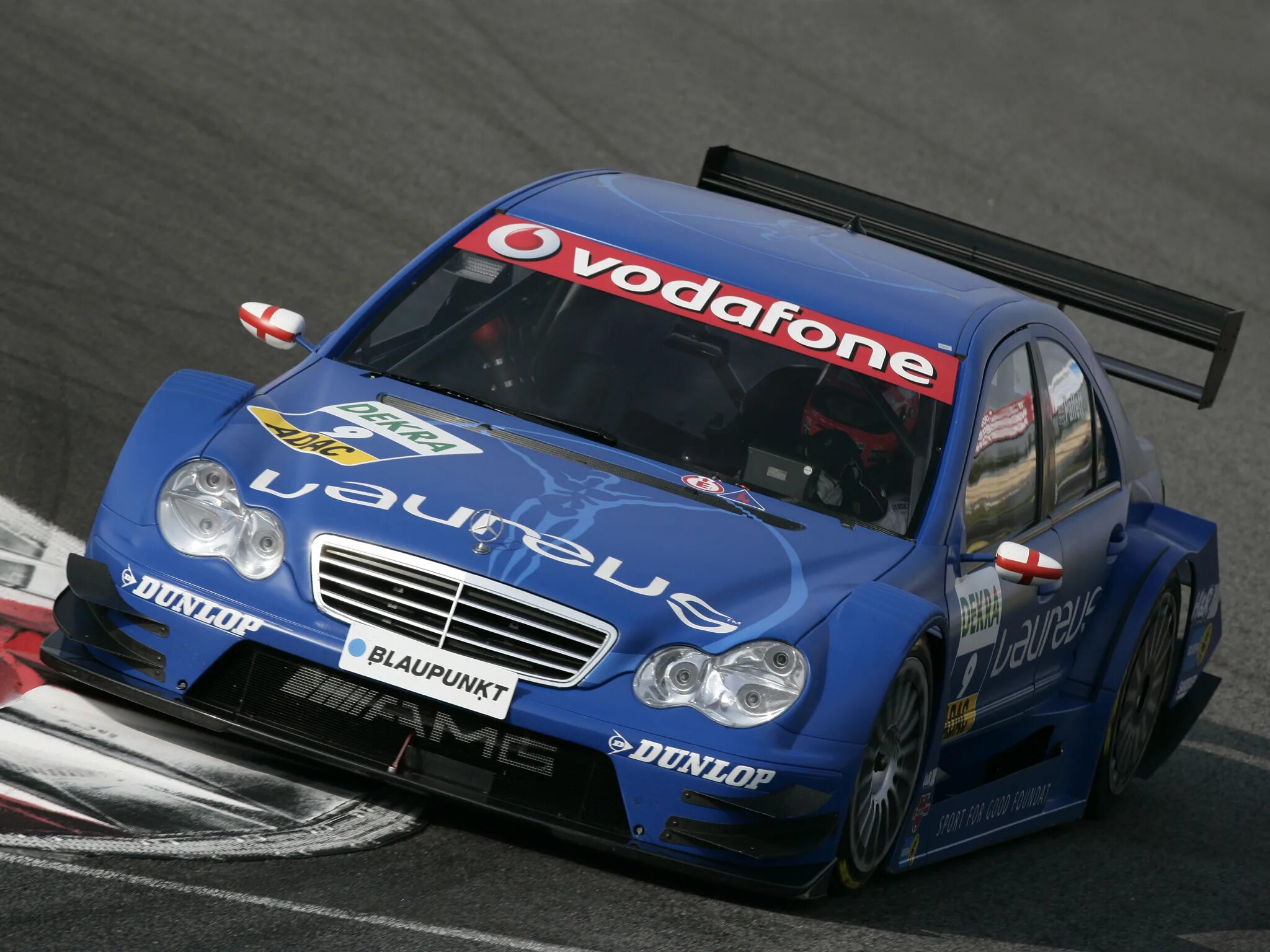 Кольцевые авто. Mercedes c 203 DTM. Mercedes AMG DTM. Mercedes c class DTM 2004. Mercedes DTM 2005.