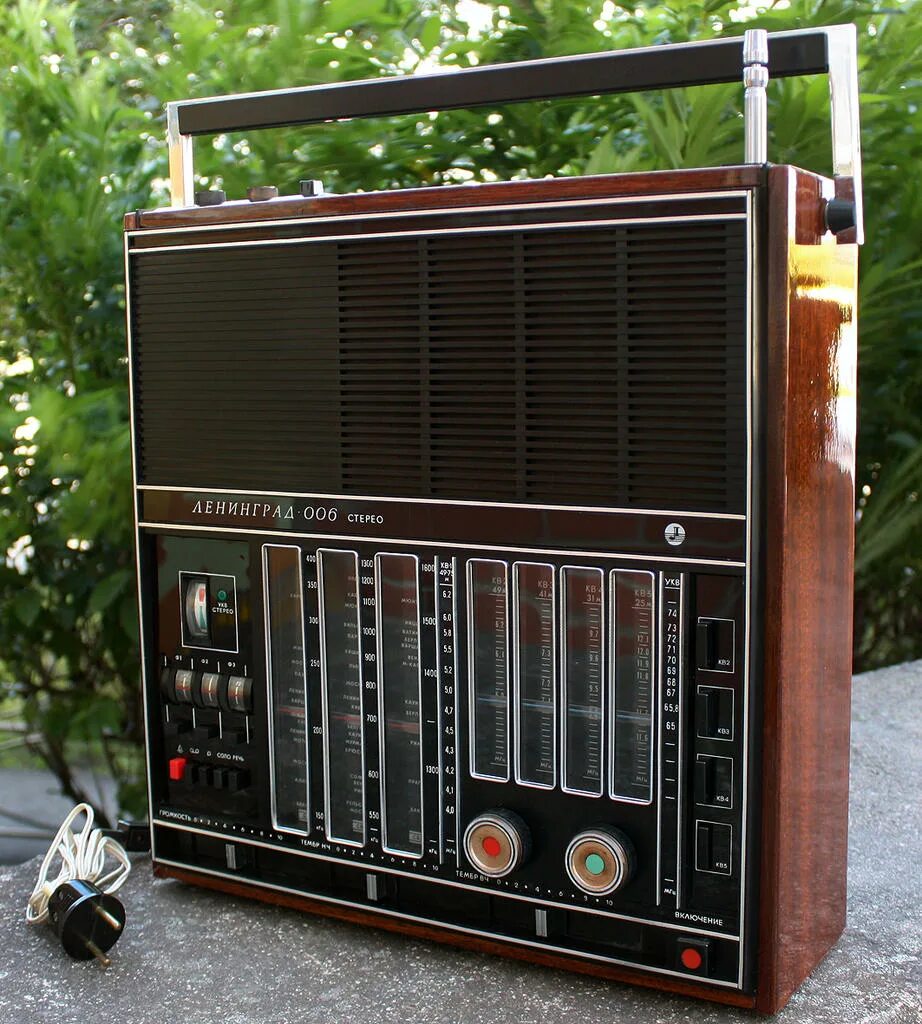 Магнитола ленинград 006 стерео. Радио ленинград 006. Радиоприемник ленинград 006 стерео. Ленинград 006 стерео. Радиоприёмник ленинград 001.