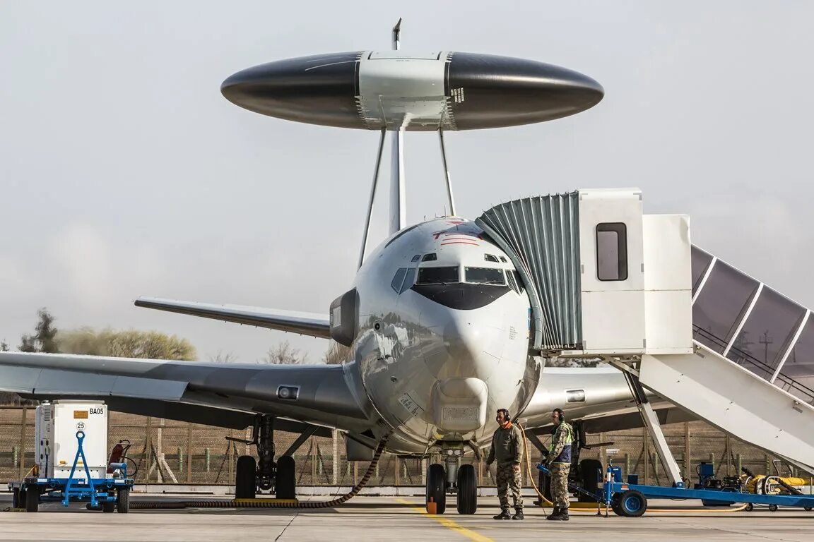 C 78. Самолеты ДРЛО НАТО. Кабина e-3 AWACS. Boeing e-3 Sentry фото. E-3a aircraft of the AWACS-NATO System.