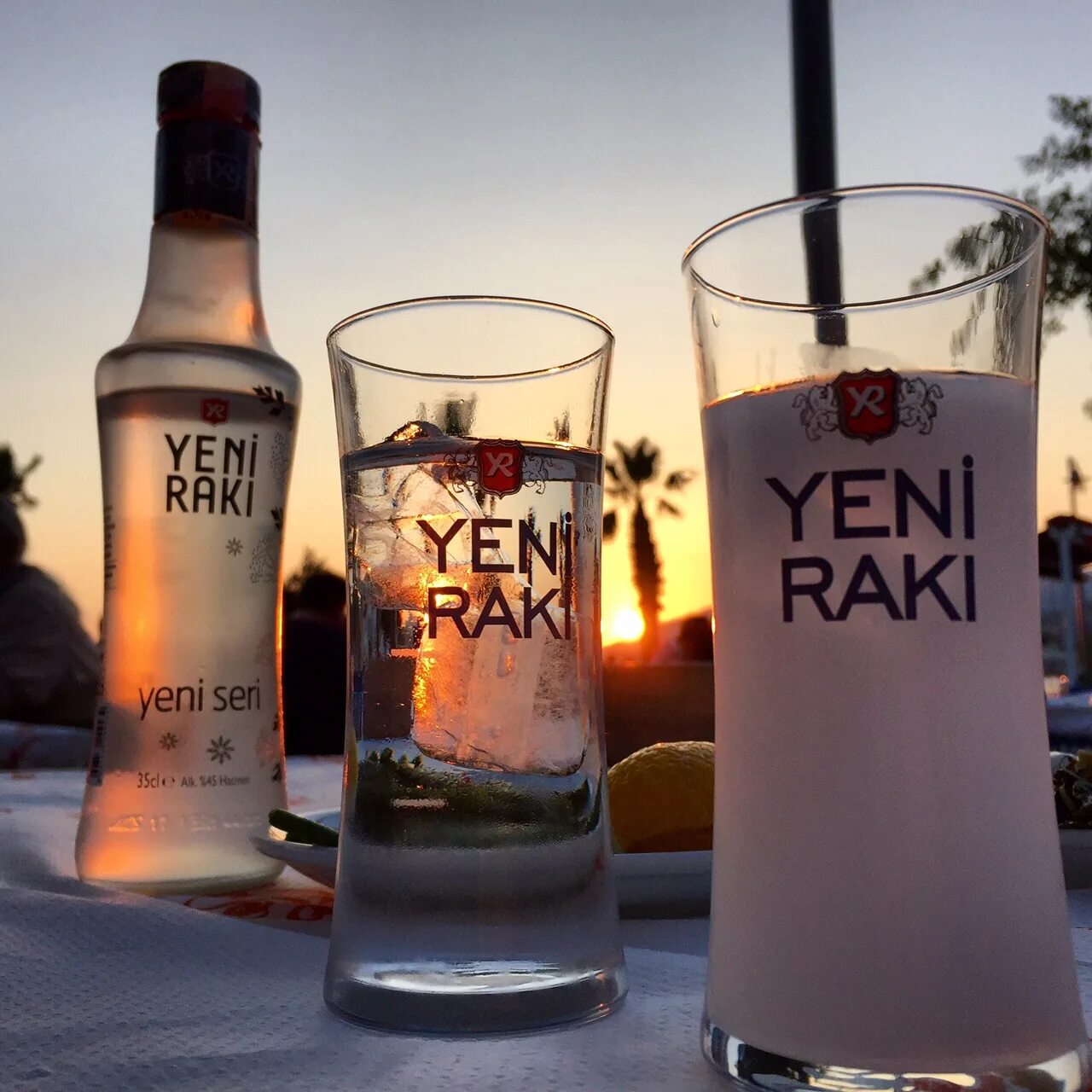 Ракы турецкий алкогольный напиток. Стаканы для Ракии. Турецкая Raki. Турецкая ракы стакан.