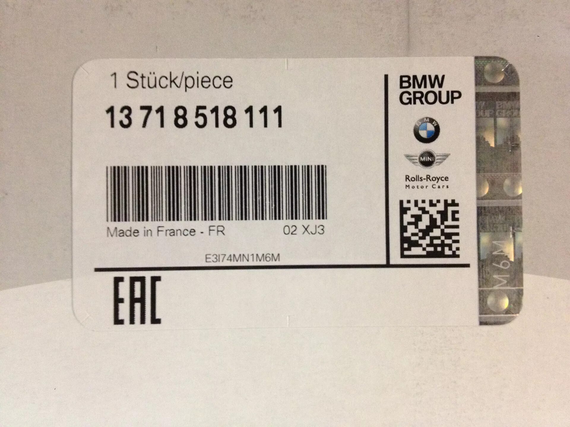 Поддельные запчасти mercedes. Оригинальные запчасти мерседес. Подделка запчастей тойота. Контрафакт gm. Запчасти тойота отличить оригинал от подделки.