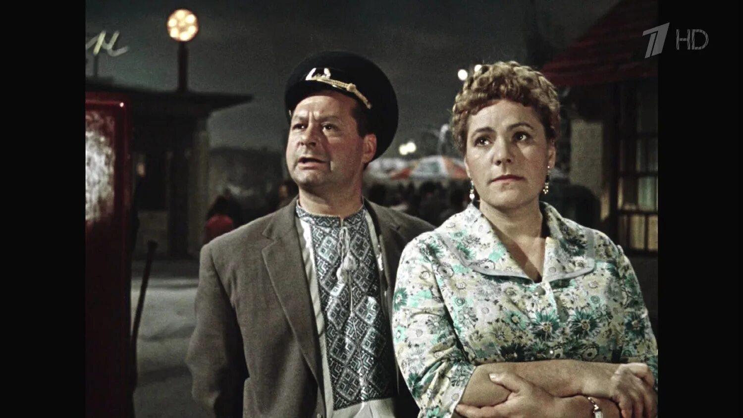 фильм про водителя автобуса ссср. королева бензоколонки бела. королева бензоколонки кадры. юрий белов королева бензоколонки. королева бензоколонки бела.