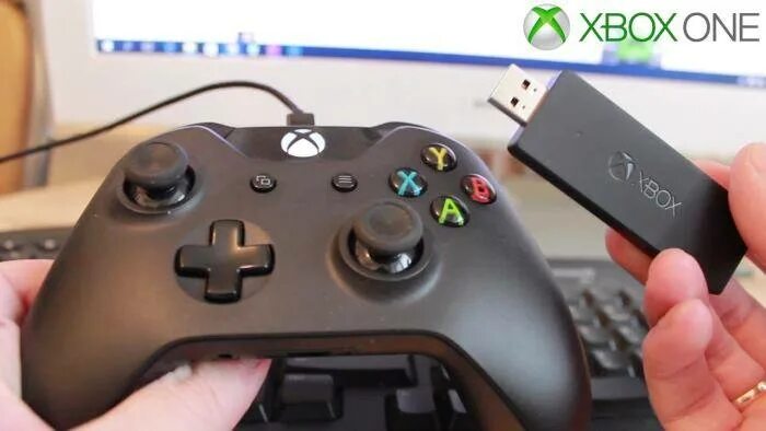 Как подключить геймпад wireless controller к пк. Геймпад от xbox 360 и xbox one. xbox 360 геймпад разъем для наушников. гарнитура для джойстика xbox 360. геймпад xbox 360 беспроводной наушники.