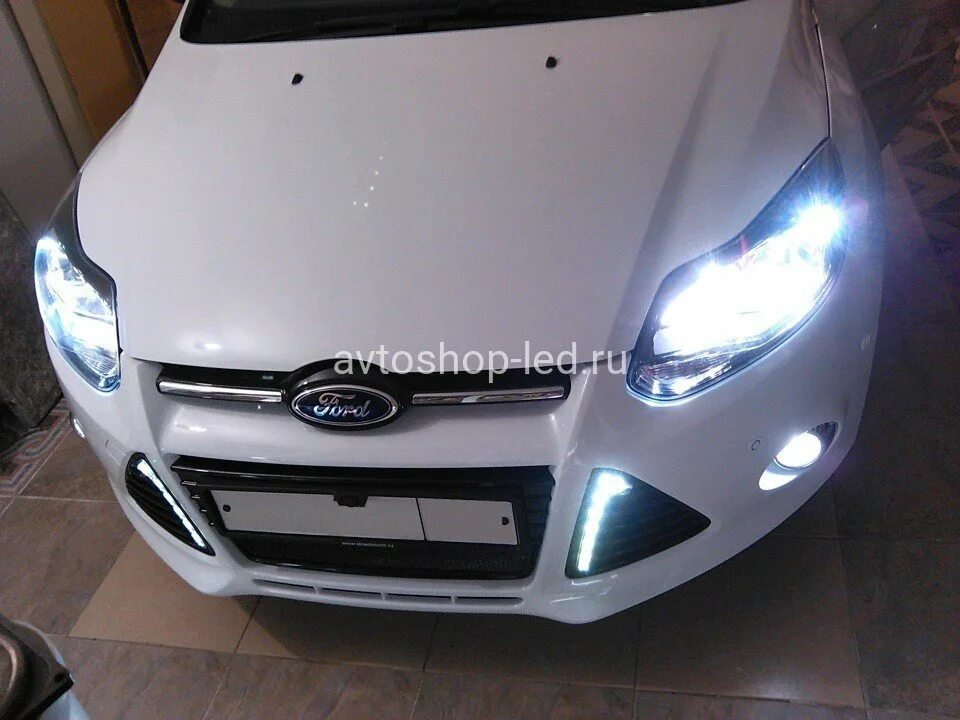 Дхо форд фокус 2. ДХО Ford Focus 3. Ford Focus 2 ДХО. Ходовые огни Ford Focus 3. Дневные ходовые огни Форд фокус 2.