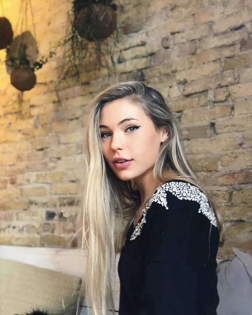 Конькобежка ютта лердам. Jutta leerdam. Джутта лердам. Ютта лердман. Голландская конькобежка ютта лердам.