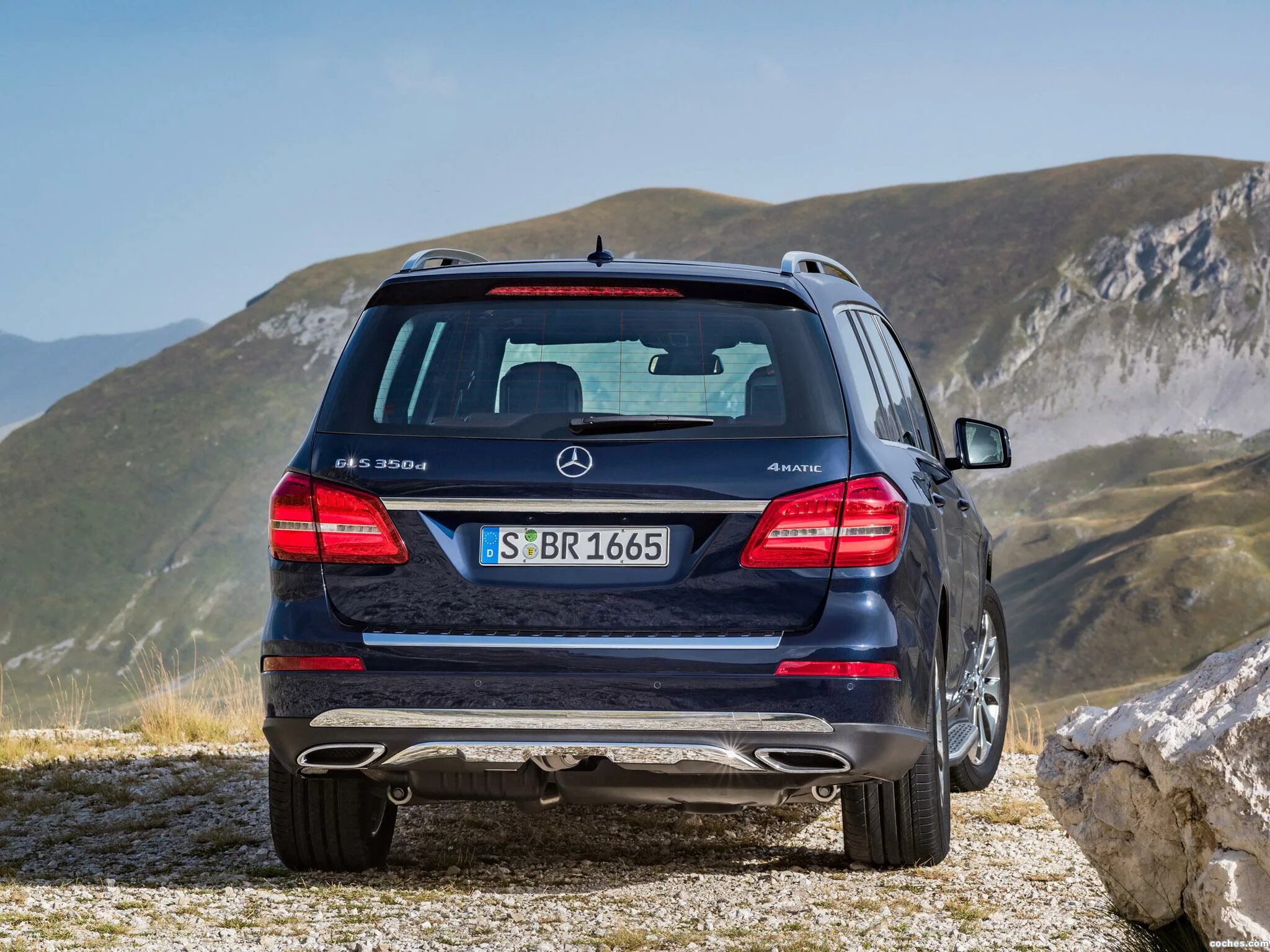 Mercedes gls 350. Мерседес-Бенц GLS 350 D 4matic. Mercedes GLS 2016.