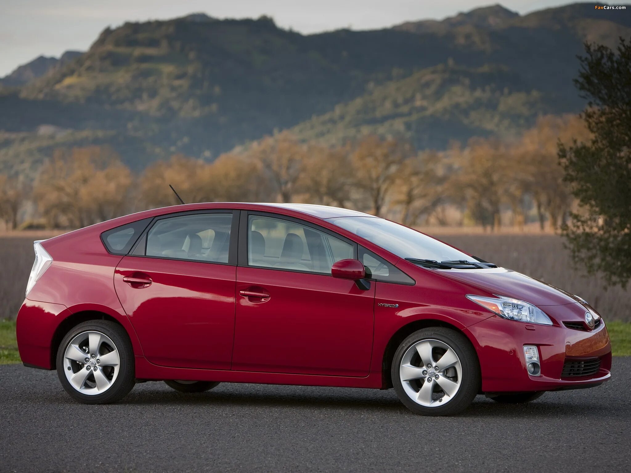 Toyota Prius 2011 Red. Тойота Приус 3. Тойота Приус красная. Тойота Приус 2010. Почему тойота приус