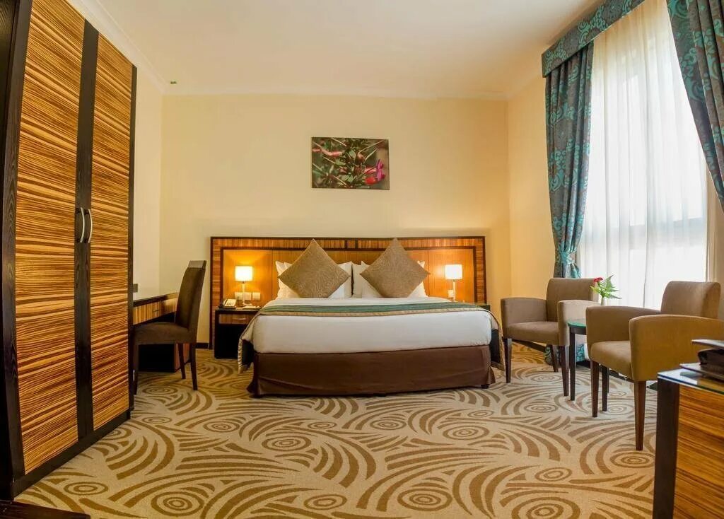Crystal plaza al majaz шарджа. Crystal plaza 2 шарджа. Кристалл плаза шарджа 4. Crystal plaza al majaz hotel. Кристалл плаза шарджа 4.