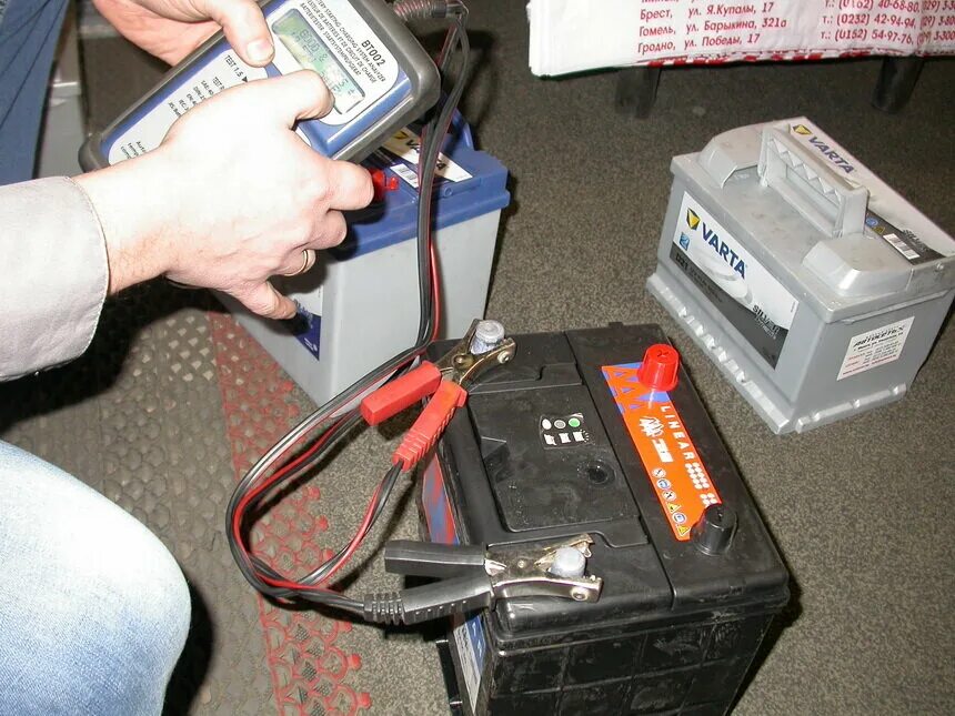 Необслуживаемый аккумулятор (AGM/an 240-Shi). Аккумулятор для авто необслуживаемый. Аккумуляторная зарядка для автомобиля Силыч. Автомобильный зарядки аккумуляторная батарея. Как часто нужно заряжать аккумулятор