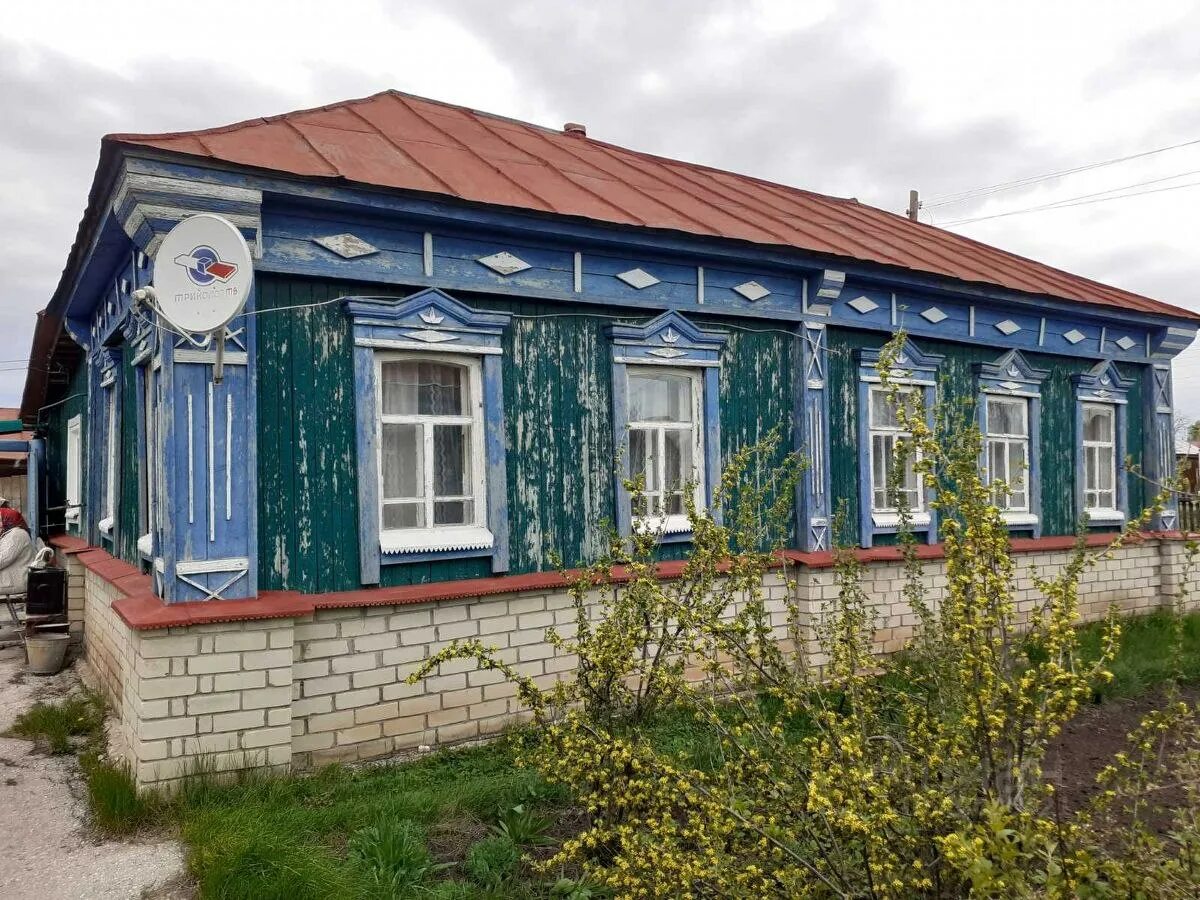Новые бурасы саратовская область. Новобурасский район поселок Бурасы. Поселок знание Саратовская область Новобурасский район. Магазин Феникс новые Бурасы. Новые Бурасы дома