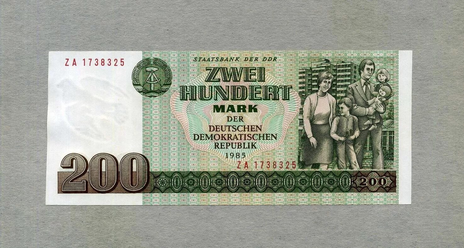 Ddr 1989 menu. Дорожная полиция гдр. Гдр 70-х. Национальная армия гдр. Ddr гдр.