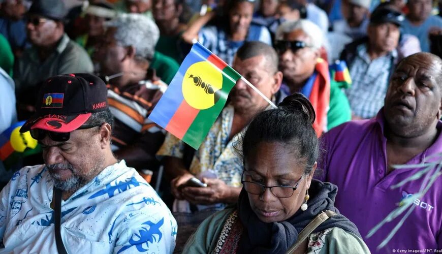 Новая каледония население. Канаки народ новая каледония. Референдум о независимости новой каледонии. Новая каледония население. Население новой каледонии.