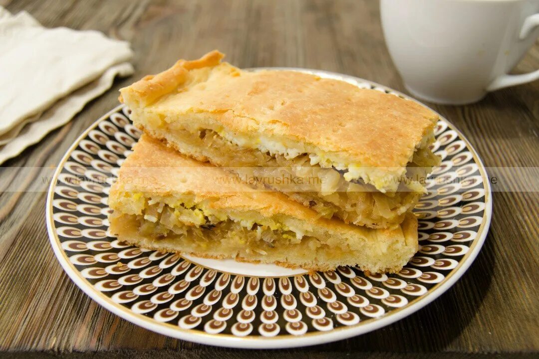 Пирог с капустой и картошкой в духовке. Пирог с капустой. тесто для пирога с капустой. пирог с капустой и картошкой. песочный пирог с капустой.