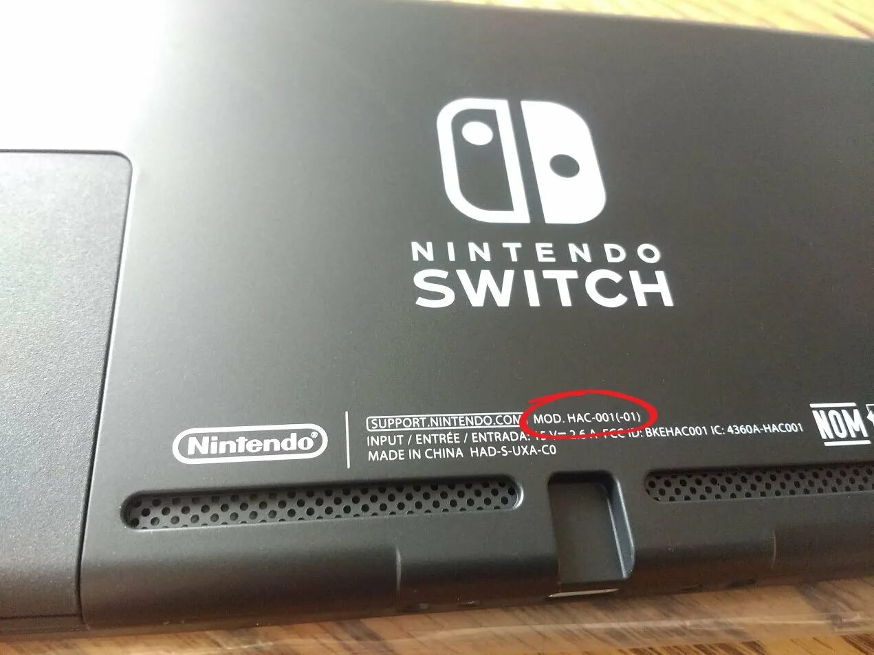 Nintendo v2. Нинтендо свитч 2. Nintendo Switch 1 и 2 ревизия. Нинтендо свитч 2 ревизия. Нинтендо свитч серийник xkj700.