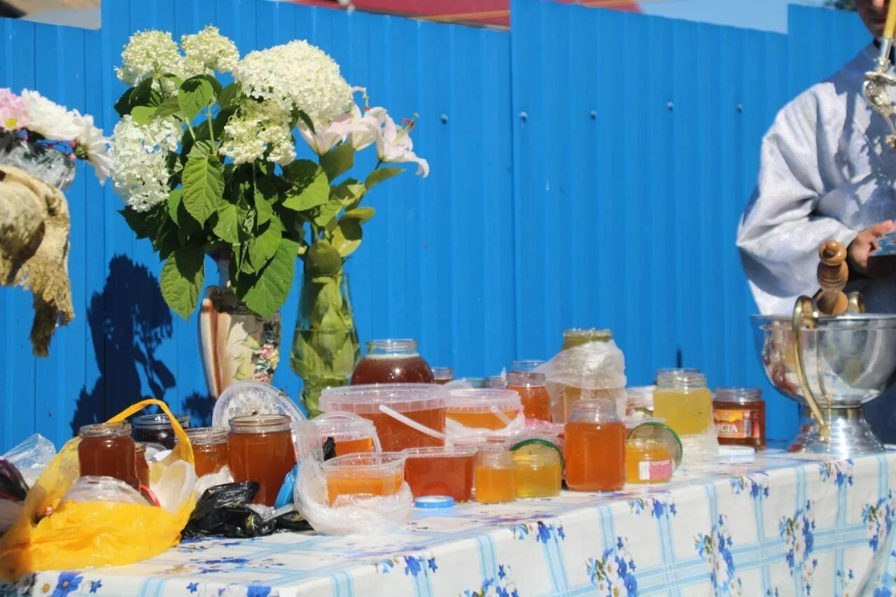 Празднование медового спаса. Медовый спас традиции и обычаи. Медовый спас. Фестиваль медовый спас. Медовый спас.