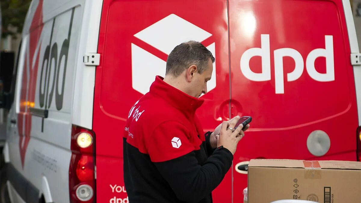Dpd оператор. Dpd курьер. dpd клиенты. dpd фото.