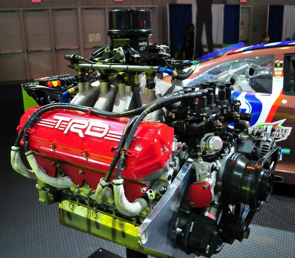 Автомобильный двигатель гоночный. Honda f4 engine. Ford v12. Двигатель спорткара. Engine v8 racing.