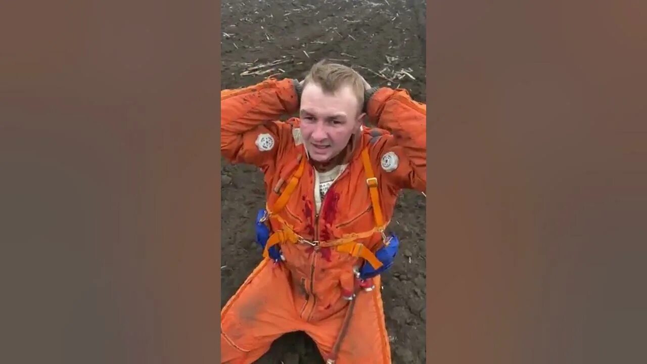 Пленные немецкие летчики. Яков иванович антонов герой. Плен летчика. Пленный российский летчик. Плен летчика.