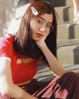 Chiểu theo những bức hình OOTD nghìn like của các hot girl châu Á nổi tiếng...