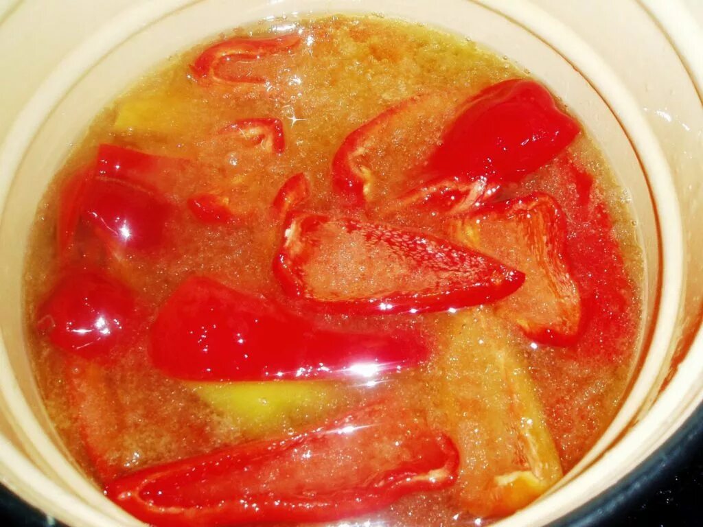 Перец консервированный. Маринованные перцы на зиму. С. Болгарский перец с медом на зиму. Мед с перцем.