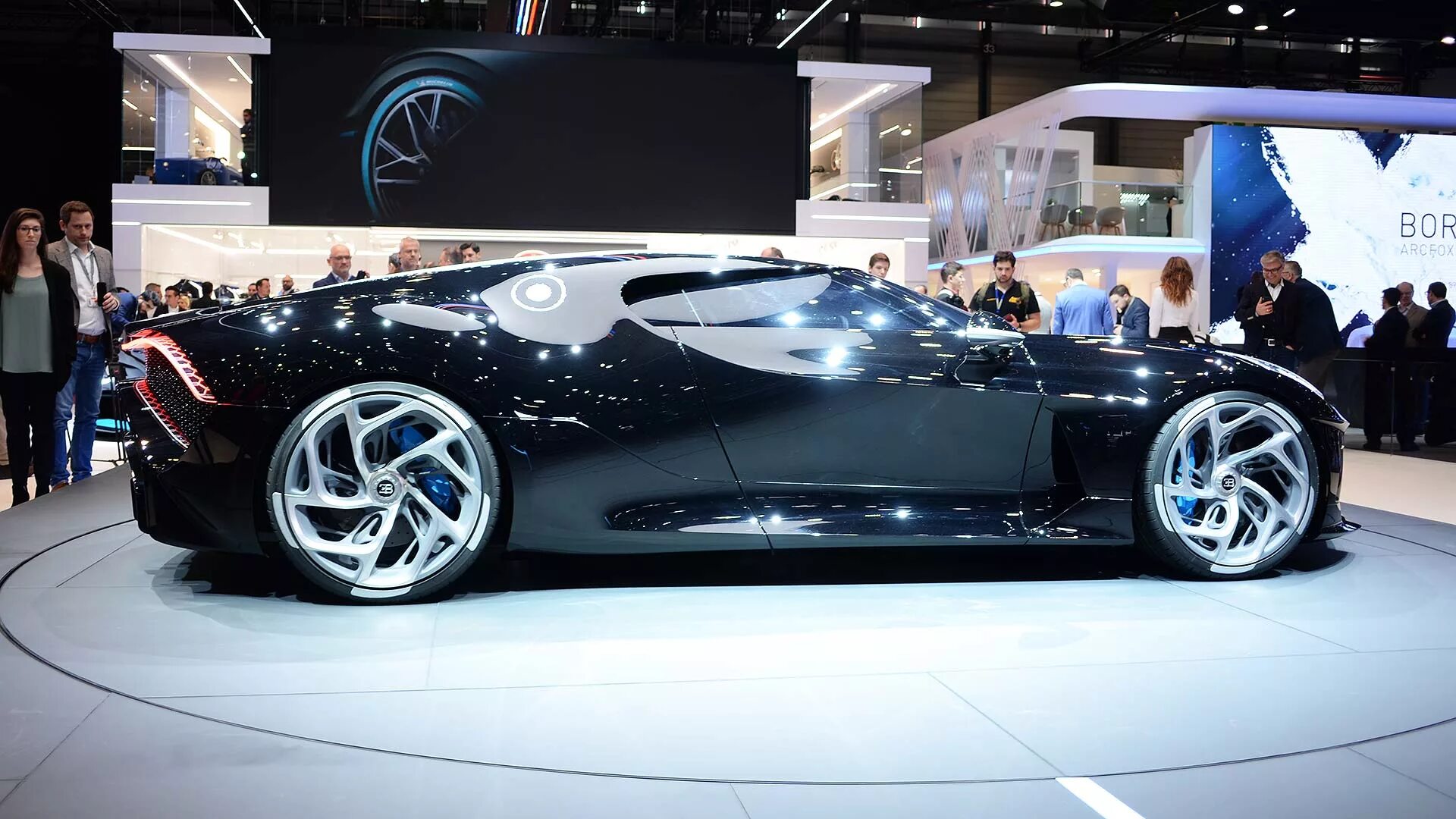 Bugatti Veyron 2022. Бугатти Ноир 2020. Бугатти вуатюр. Бугатти Ноир 2022. Bugatti la noire цена