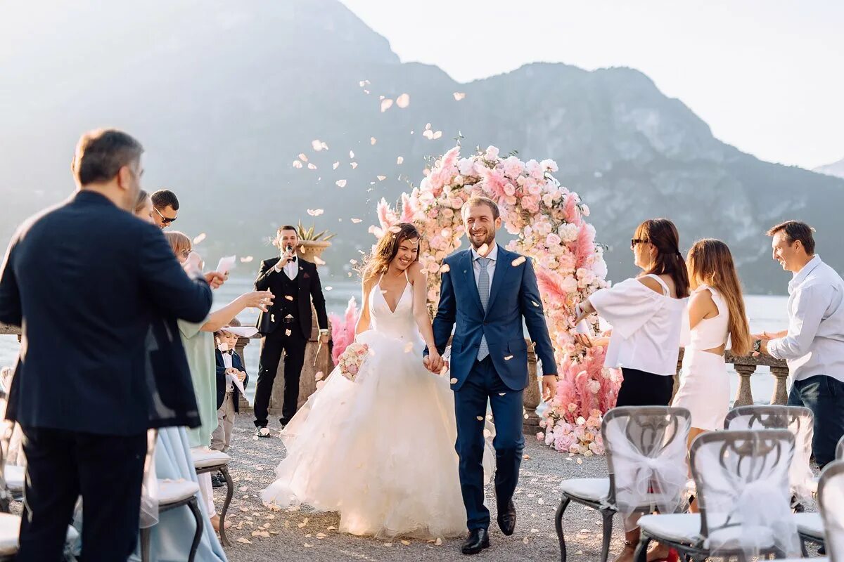 Помощь в организации свадьбы elizabeth wedding. Организация свадьбы. Свадебная церемония в Италии. Организации свадебной церемонии. Шикарная свадьба.