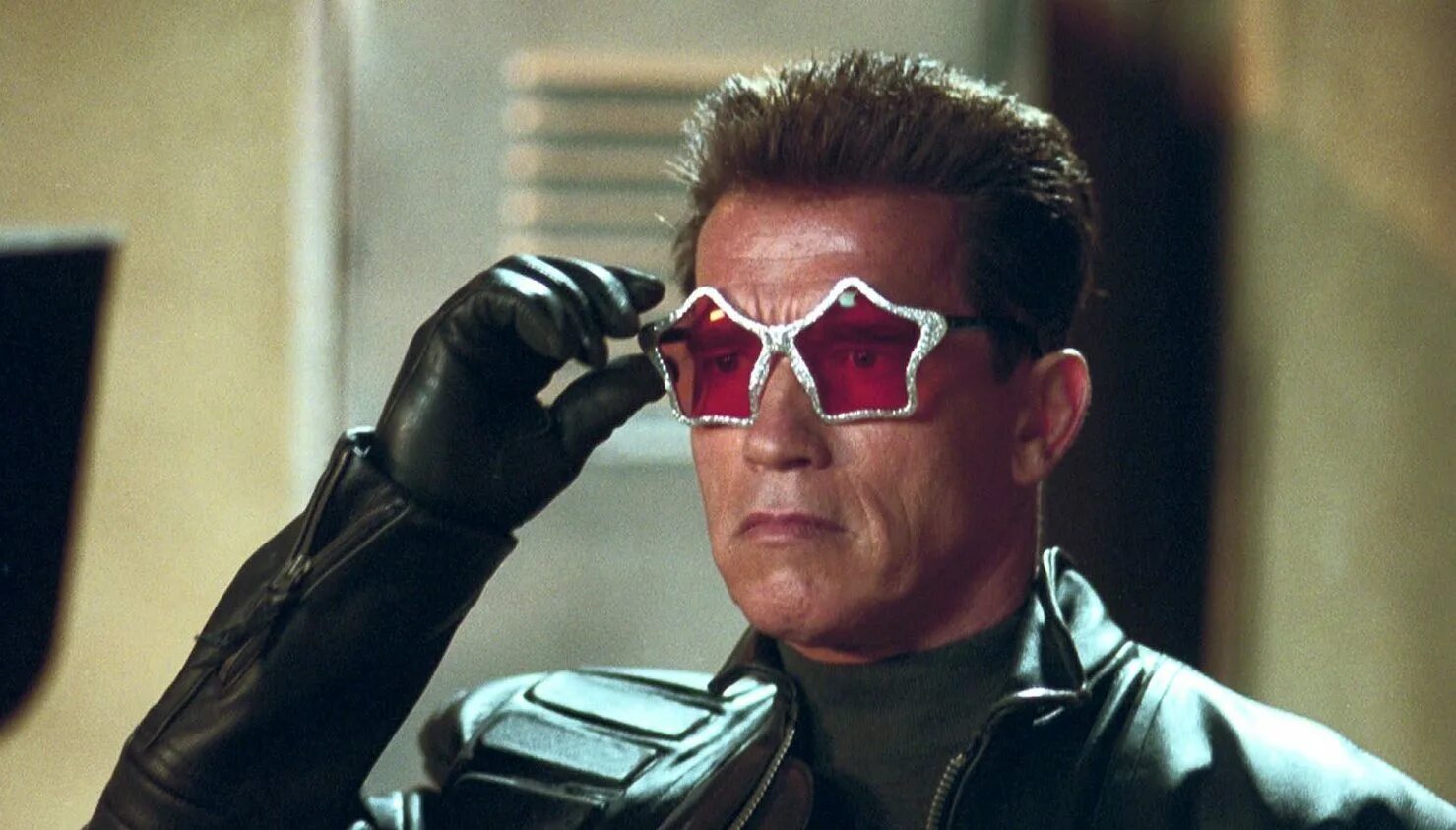 терминатор 3 очки звезды. терминатор смешной перевод гоблина. шварценеггер терминатор 1984. терминатор очки звездочки. терминатор смешной перевод гоблина.