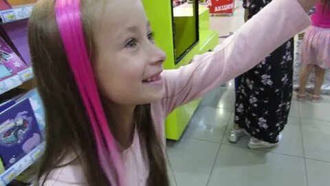 Женя пошел в магазин