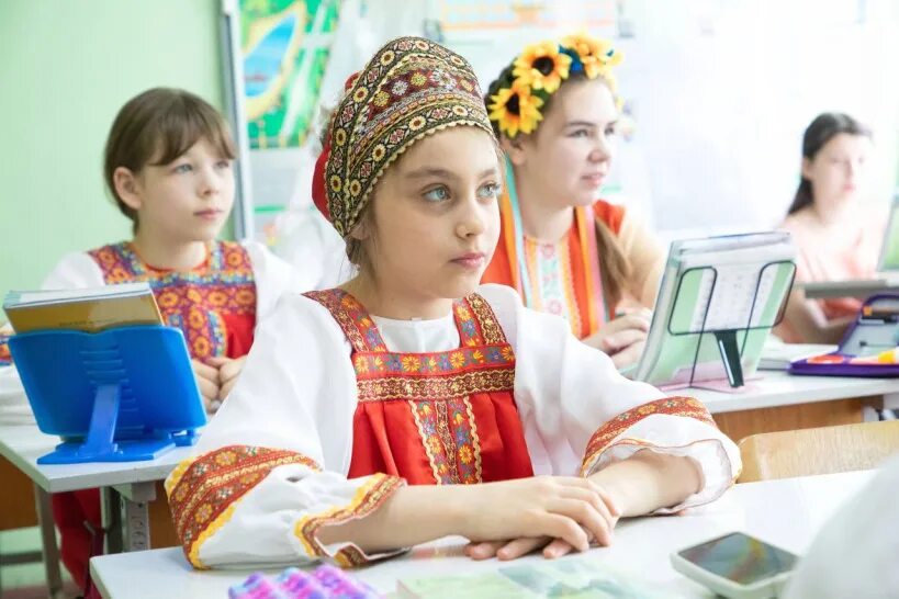 онлайн квест традиции народов россии для школьников. школа 1207. национальная школа. фото учеников рождественские посиделки. академия художеств выставка педагогов санкт-петербург.