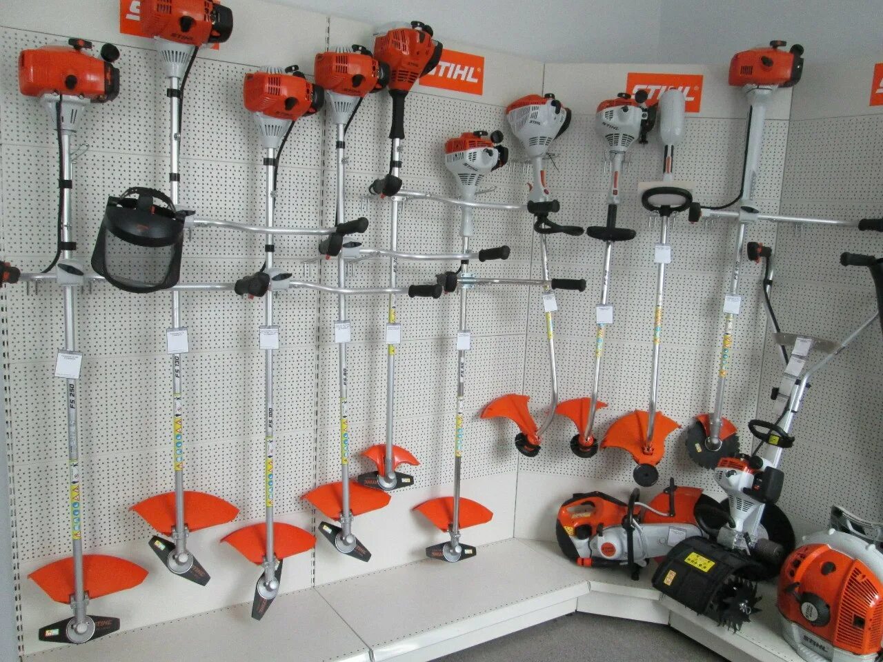 магазины бензокос. Stihl fs 250. магазины бензокос. бензотриммер stihl fs-130. магазины бензокос.