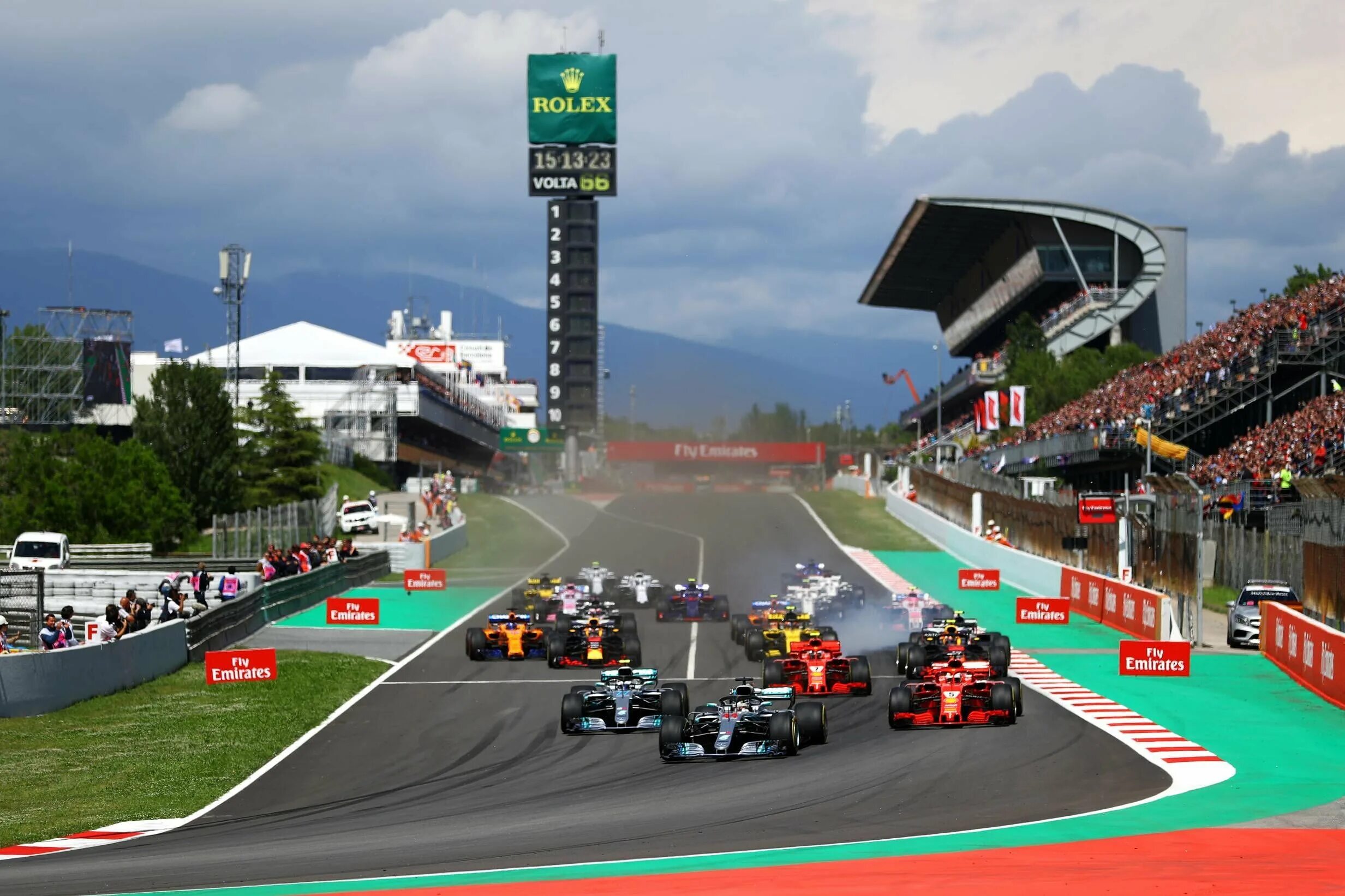 Формула 1 год основания. Grand prix f1. Formula 1 Grand prix. Гран-при Испании формулы-1. Старт гонки ф1.