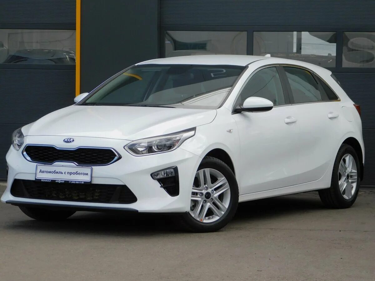 Kia Ceed 2019 белый. Kia Ceed 2019 хэтчбек. Kia Ceed 2018 белый. Киа СИД 2019 хэтчбек белая.