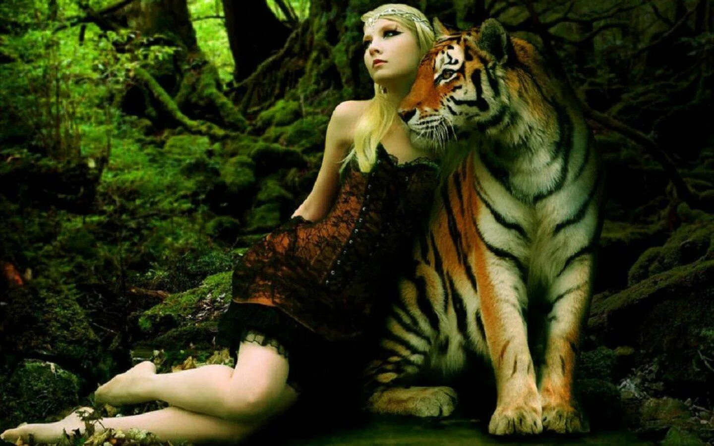 Тигр и девушка. Девушка тигрица. Красивая девушка с тигром. Девушка с тигром фэнтези.
