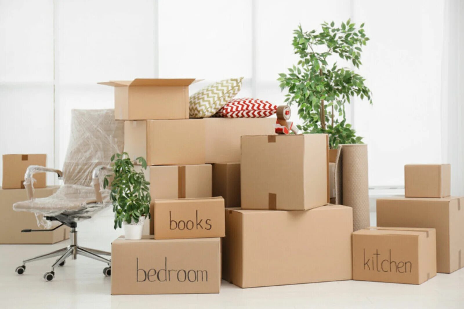 Move package. Коробки для переезда. Куча коробок. Коробки для стоков. Комната переезд коробки.