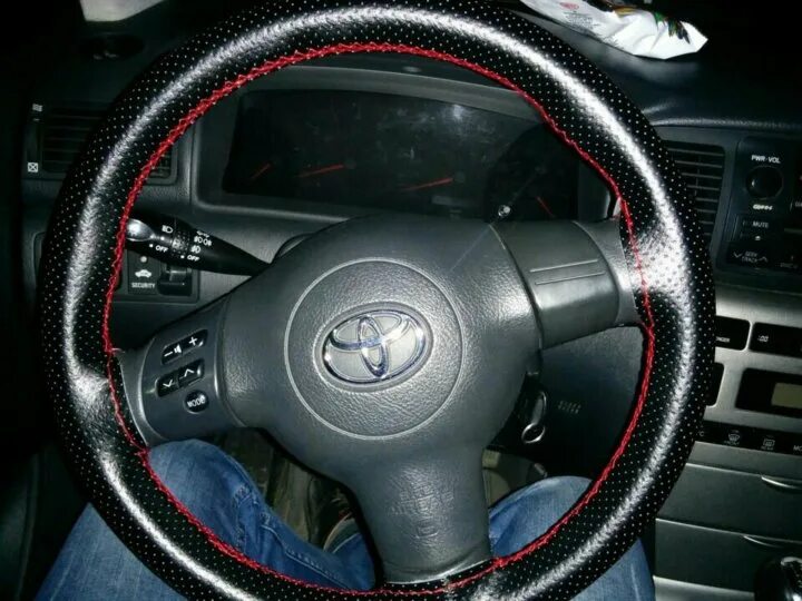 Оплетка на руль какую выбрать. Оплетка на руль corolla 120. руль laguna 1 олетка. чехол на руль тойота королла 120. оплетка руля со спицами королла 120.