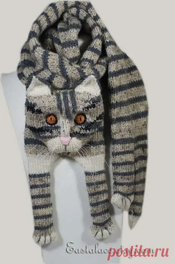 Кот в шарфе. Котик в шарфике. Вязаный шарф котик. Шарф для кота вязаный.