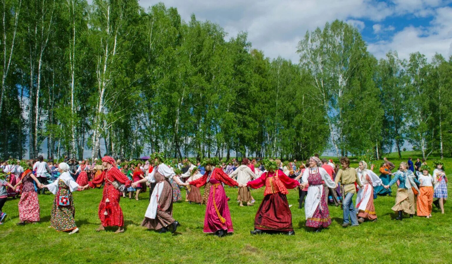 Фольклорный праздник «Троицкие гуляния». «Семик. Троицкие гуляния». Троицкие гуляния фольклорный фестиваль. Девичий хоровод в Семик. Танец края родные