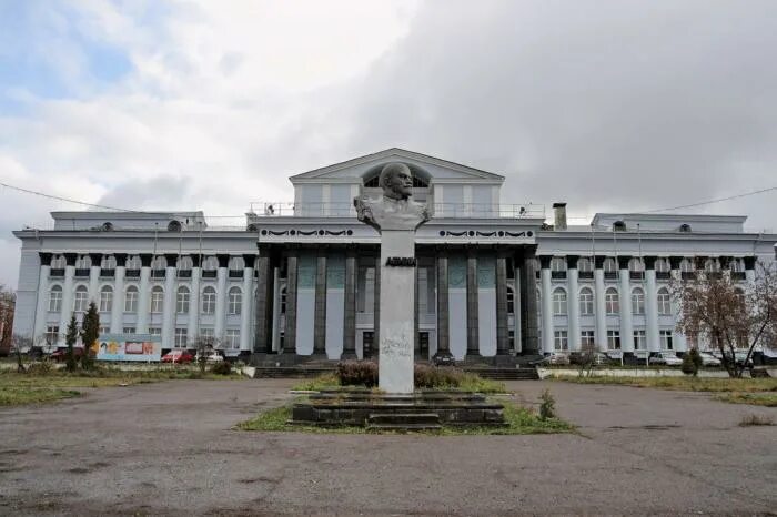 Г пермь дворец. Дворец культуры имени в. и. ленина (пермь). кдц мотовилиха пермь. дк ленина пермь. кдц мотовилиха уральская 93.
