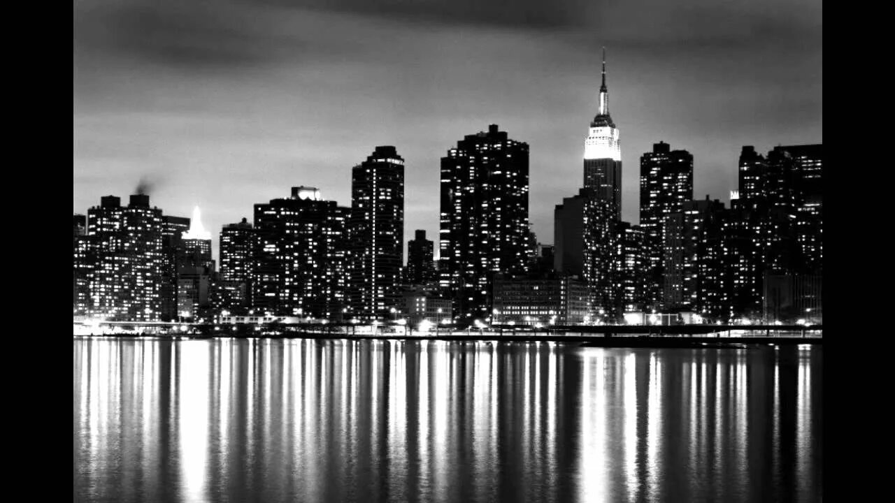 Black town. Ночной Нью-Йорк черно белый. Картина Нью-Йорк Манхэттен. Черно белый город. Городской пейзаж черно белый.