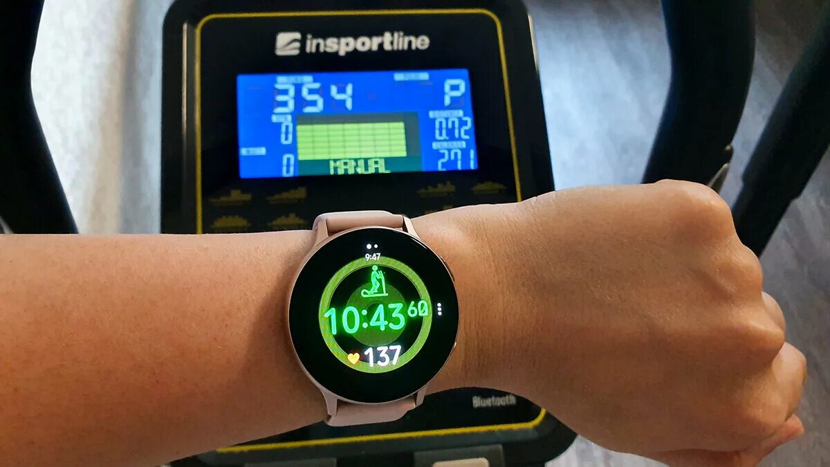 Как подключиться к апл вотч. Как подключить часы apple watch. Можно ли подключить смарт часы к айфону. Как подключить айфон к умным часам. Эппл вотч айфон.