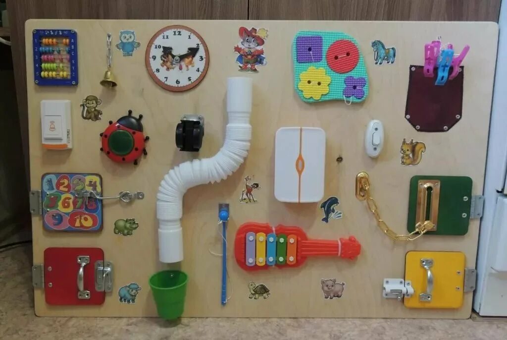 Игрушка своими руками ребенку 6 лет. Развивающая доска бизиборд своими руками. игровая доска для ребенка. игрушки развивающие мелкую моторику. развивающий стенд для детей.