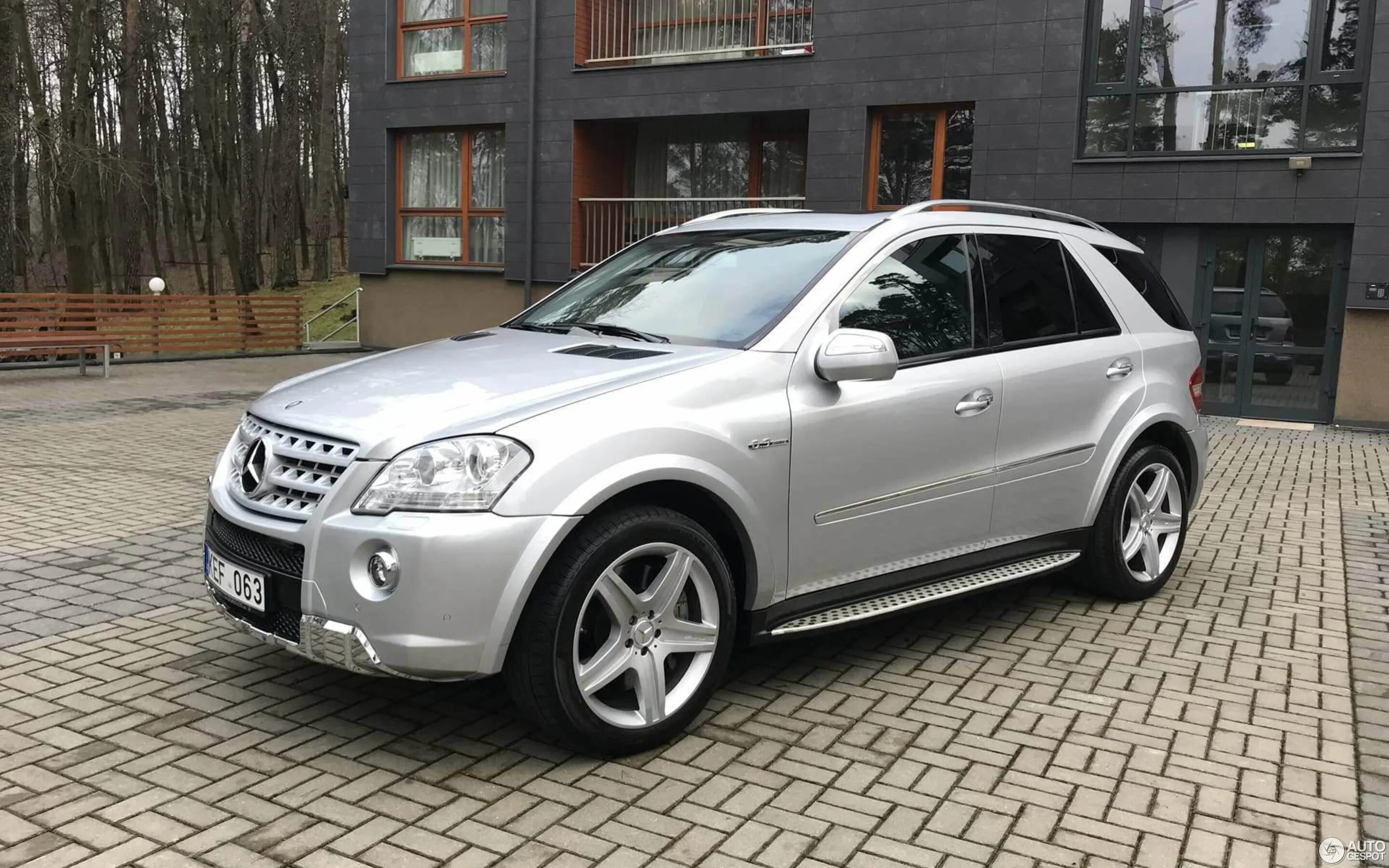 Mercedes ml 164 AMG. Mercedes Benz ml 63 AMG w164. Mercedes Benz ml w164 AMG белый. Мерседес ml63 AMG w164. Мл w164 купить