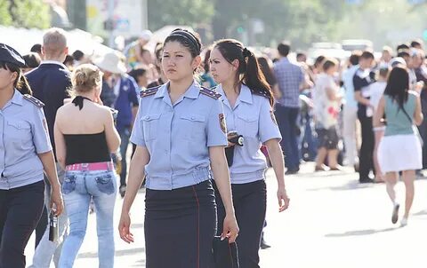 Казашку на улице