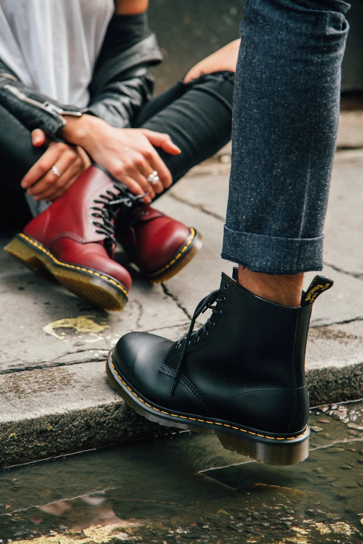 Слушать ботиночки. Старые ботинки. Слушать ботиночки. Dr martens сапоги желтые. Детские лаковые ботинки hm.