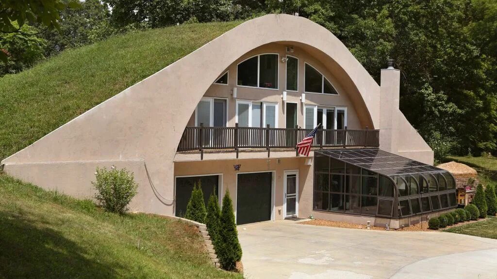 Солнечный био вегетарий. Home on earth. Земные корабли майкла рейнольдса. Деревня дитикон швейцария. The house in the wood сказка.